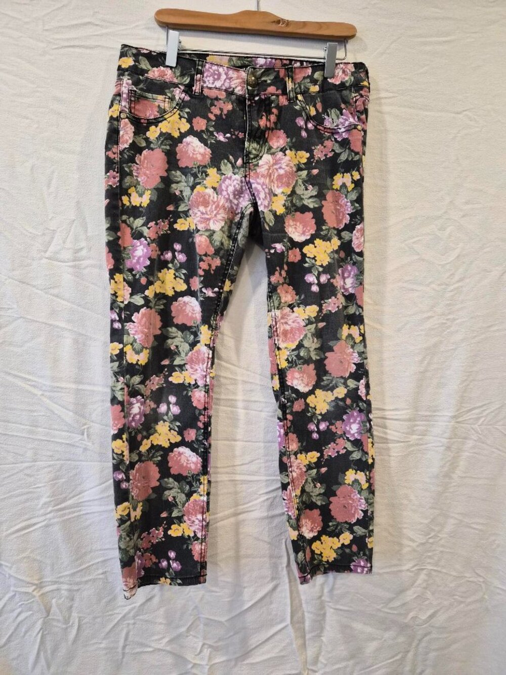 Floral Pattern Jeans with stretch